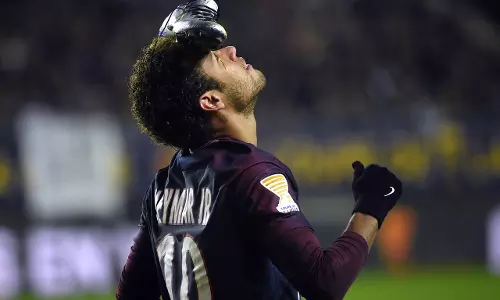 നെയ്മറിന്റെ വിലക്ക് വെട്ടിച്ചുരുക്കി നെയ്മറിന്റെ വിലക്ക് വെട്ടിച്ചുരുക്കി