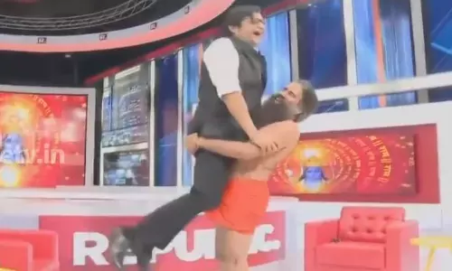 അർണബ് ഗോസ്വാമി അയോധ്യാ വിധി ചർച്ച ചെയ്യുന്നു... അർണബ് ഗോസ്വാമി അയോധ്യാ വിധി ചർച്ച ചെയ്യുന്നു...