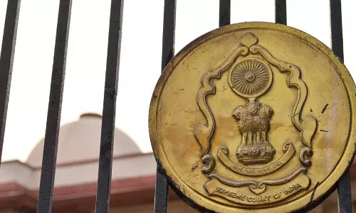 പാവപ്പെട്ട വിദ്യാർത്ഥികൾക്ക് സൗജന്യ ഇന്റർനെറ്റ്; ഹൈകോടതി നിർദ്ദേശത്തെ തള്ളി സുപ്രീം കോടതി