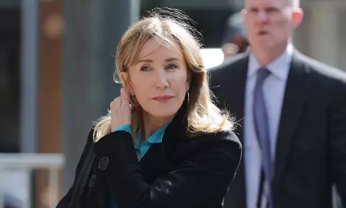 അമേരിക്കന്‍ നടി ഫെലിസിറ്റി ഹഫ്മാന് 14 ദിവസം തടവ് ശിക്ഷ