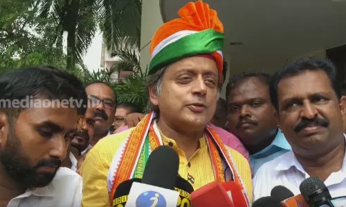 സെഞ്ച്വറി അടിച്ചു, ടീം തോറ്റു: ശശി തരൂര്‍