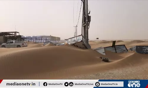 മണല്‍മൂടി മറഞ്ഞ സൗദി-ഖത്തര്‍ അതിര്‍ത്തി | Weekend Arabia |