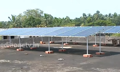 സോളാറില്‍ നിന്നും വൈദ്യുതി ഉദ്പാദിപ്പിച്ച് കല്ലടക്കുറ്റി ഇല്ല്യാസ് ജുമാ മസ്ജിദ്; ബാക്കി വരുന്ന വൈദ്യുതി വൈദ്യുതി വകുപ്പിന് നല്‍കുന്നു