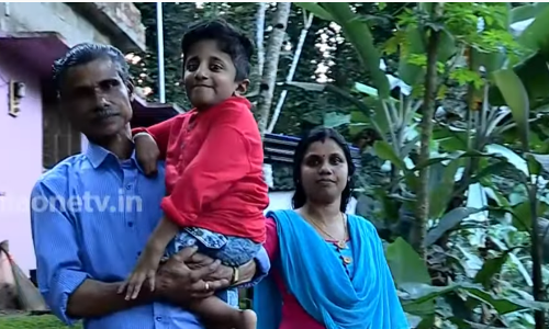 വൈകല്യത്തെ സംഗീതംകൊണ്ട് തോല്‍പ്പിച്ച ആദിത്യ