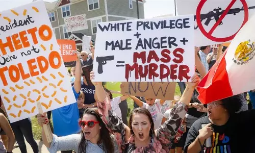 ടെക്സാസ് വെടിവെപ്പ്; പരിക്കേറ്റവരെ സന്ദര്‍ശിക്കാനെത്തിയ ഡൊണാള്‍ഡ് ട്രംപിനെതിരെ പ്രതിഷേധം  