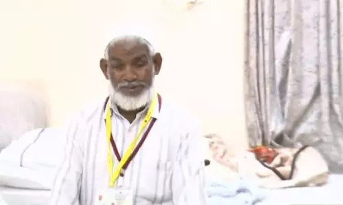 പാട്ടുപാടി സ്വരൂപിച്ച പണം കൊണ്ട് ഹജ്ജിനെത്തി മൊയ്തീന്‍