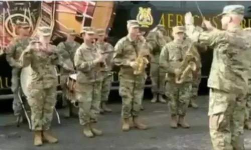 ‘ജന ഗണ മന’ വായിച്ച് അമേരിക്കന്‍ സൈനിക ബാന്‍ഡ്‍: വീഡിയോ