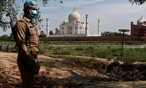 ബോംബ് ഭീഷണി; താജ്മഹൽ അടച്ചു