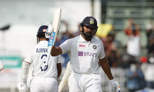 ഡബിള് അടിക്കാതെ രോഹിത് വീണു, പിന്നാലെ രഹാനെയും; ആദ്യ ദിനം മുന്നൂറ് കടന്ന് ഇന്ത്യ ഡബിള് അടിക്കാതെ രോഹിത് വീണു, പിന്നാലെ രഹാനെയും; ആദ്യ ദിനം മുന്നൂറ് കടന്ന് ഇന്ത്യ