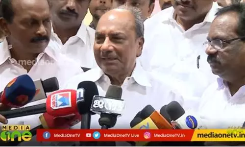 കോൺഗ്രസുകാർ കൂടിയിരുന്ന് രാജീവ് ഗാന്ധിയെ അനുസ്മരിച്ചു കോൺഗ്രസുകാർ കൂടിയിരുന്ന് രാജീവ് ഗാന്ധിയെ അനുസ്മരിച്ചു