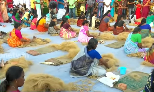 ആലപ്പുഴ കടൽപ്പുറത്ത് ആവേശം നിറച്ച് കയർ കൈപ്പിരി മത്സരം