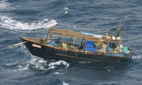 അതിര്‍ത്തി ലംഘിച്ച് എത്തിയ മൂന്ന് ഉത്തര കൊറിയന്‍ മത്സ്യബന്ധന ബോട്ടുകള്‍ പിടിച്ചെടുത്തതായി റഷ്യ