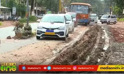 ‘റോഡും തോടും ഇന്ന് ഒരു പോലായി’ 