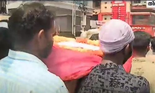 ഇന്നും തെരുവുയുദ്ധം; പ്രതീകാത്മകമായി മൃതദേഹം ചുമന്ന് പി.എസ്‍.സി ഉദ്യോഗാർഥികൾ