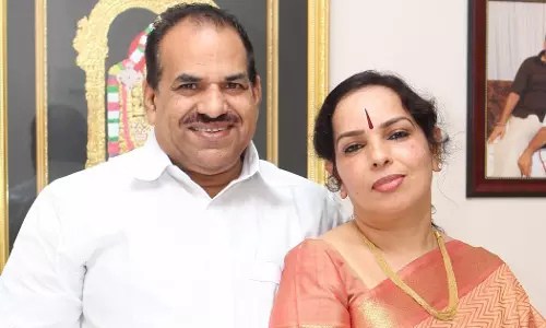 കസ്റ്റംസ് നോട്ടീസ് ലഭിച്ചിട്ടില്ല, സന്തോഷ് ഈപ്പനെ അറിയില്ല: വിനോദിനി ബാലകൃഷ്ണന്‍