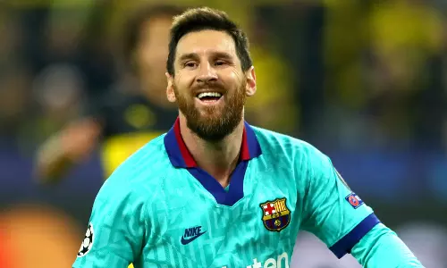 ചരിത്രം വീണ്ടും മിശിഹാക്കൊപ്പം... ചരിത്രം വീണ്ടും മിശിഹാക്കൊപ്പം...