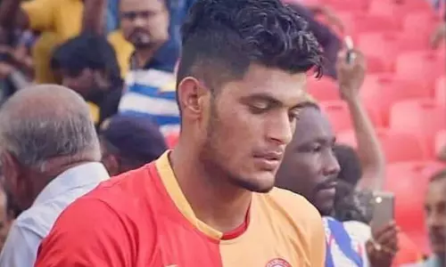 ചിക്കന്പോക്സുമായി ഈസ്റ്റ് ബംഗാള് താരം കളിച്ചു, ഭീതിയില് പഞ്ചാബ് എഫ്.സി താരങ്ങള് ചിക്കന്പോക്സുമായി ഈസ്റ്റ് ബംഗാള് താരം കളിച്ചു, ഭീതിയില് പഞ്ചാബ് എഫ്.സി താരങ്ങള്