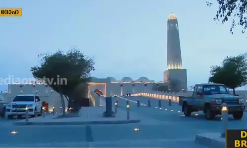 റമദാന്‍ അവസാന പത്തിലേക്ക് പ്രവേശിക്കുന്നതോടെ രാപകലുകള്‍ ആരാധനാമുഖരിതം 