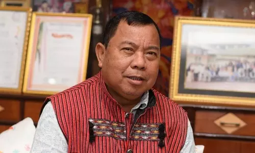 അസമില്‍ ബി.ജെ.പി മന്ത്രി കോണ്‍ഗ്രസില്‍ ചേര്‍ന്നു