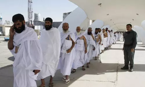 അനധികൃത തീർത്ഥാടകരെ മക്കയിലേക്കു കടത്തൽ; 50 ലക്ഷത്തിലധികം റിയാൽ പിഴ ചുമത്തി അനധികൃത തീർത്ഥാടകരെ മക്കയിലേക്കു കടത്തൽ; 50 ലക്ഷത്തിലധികം റിയാൽ പിഴ ചുമത്തി