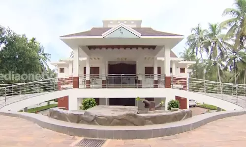 39 സെന്റ് സ്ഥലത്ത് സുനില്-സമീറ ദമ്പതിമാര് കെട്ടിയുയര്ത്തിയ സ്വപ്നഭവനം 39 സെന്റ് സ്ഥലത്ത് സുനില്-സമീറ ദമ്പതിമാര് കെട്ടിയുയര്ത്തിയ സ്വപ്നഭവനം