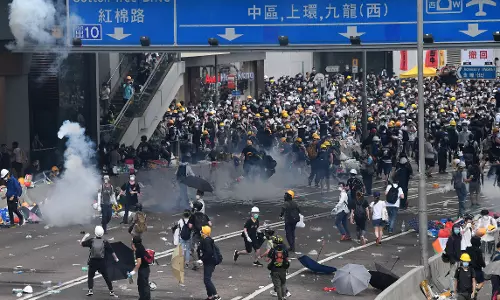 കുറ്റവാളികളെ ചൈനക്ക് കൈമാറുന്നതിനെതിരെ ഹോങ്കോങ്ങില്‍ പ്രക്ഷോഭം