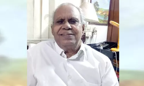 കവിയും ഗാനരചയിതാവുമായ പഴവിള രമേശൻ അന്തരിച്ചു കവിയും ഗാനരചയിതാവുമായ പഴവിള രമേശൻ അന്തരിച്ചു