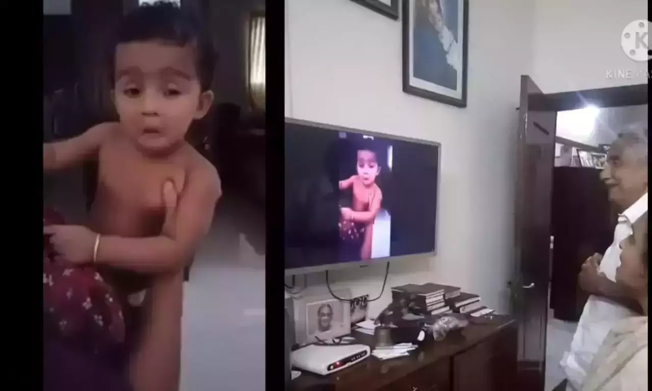 കുഞ്ഞ് ആരാധകന്റെ അനുകരണം പങ്കുവച്ച് ഉമ്മന്ചാണ്ടി, ഷെയര് ചെയ്യാന് താങ്കള്ക്കു മാത്രമേ കഴിയൂ എന്ന് വി.ടി ബല്റാം കുഞ്ഞ് ആരാധകന്റെ അനുകരണം പങ്കുവച്ച് ഉമ്മന്ചാണ്ടി, ഷെയര് ചെയ്യാന് താങ്കള്ക്കു മാത്രമേ കഴിയൂ എന്ന് വി.ടി ബല്റാം