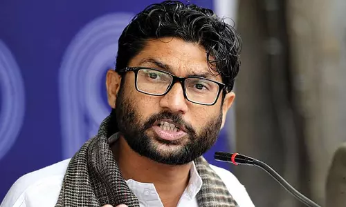 സിമി കേസ്: അവർക്ക് നഷ്ടമായത് 20 വർഷം, ഇതെന്റെ ഹൃദയം തകർക്കുന്നു: ജിഗ്നേഷ് മേവാനി സിമി കേസ്: അവർക്ക് നഷ്ടമായത് 20 വർഷം, ഇതെന്റെ ഹൃദയം തകർക്കുന്നു: ജിഗ്നേഷ് മേവാനി