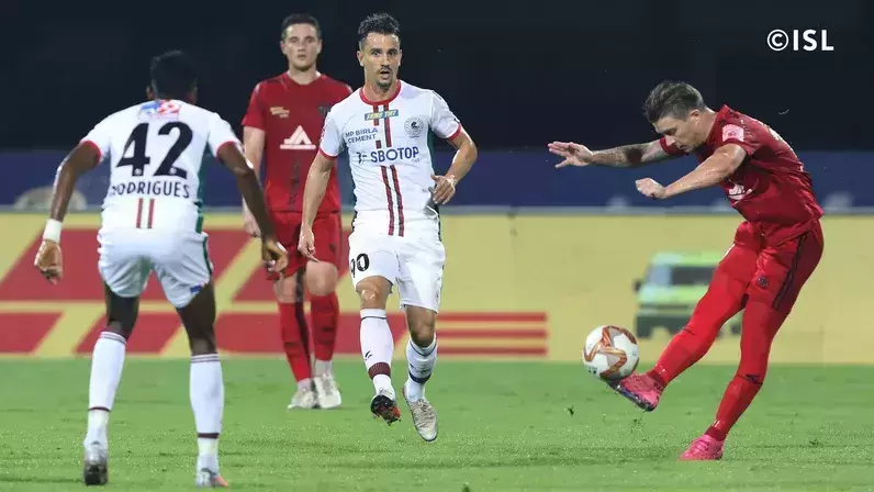 ഇഞ്ച്വറി ടൈമില് ഗോള്: മോഹന് ബഗാനെ സമനിലയില് തളച്ച് നോര്ത്ത് ഈസ്റ്റ് യുണൈറ്റഡ് ഇഞ്ച്വറി ടൈമില് ഗോള്: മോഹന് ബഗാനെ സമനിലയില് തളച്ച് നോര്ത്ത് ഈസ്റ്റ് യുണൈറ്റഡ്