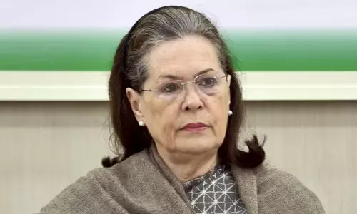 ജനങ്ങളുടെ ദുരിതം സർക്കാർ ലാഭമാക്കുന്നു ; ഇന്ധന വിലവർധനവിൽ പ്രധാനമന്ത്രിക്ക് സോണിയ ഗാന്ധിയുടെ കത്ത്