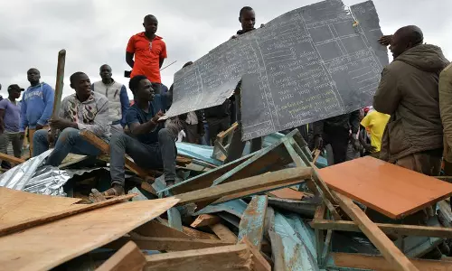 കെനിയയില്‍ സ്കൂള്‍ കെട്ടിടം തകര്‍ന്ന് 7 വിദ്യാര്‍ഥികള്‍ മരിച്ചു; 64 പേര്‍ക്ക് പരിക്ക്