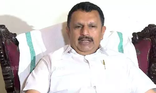 തരൂരിന്റെ പരിപാടി അറിയിച്ചില്ലെന്ന് പറഞ്ഞത് ശരിയായില്ല; നാട്ടകം സുരേഷിനെതിരെ കെ മുരളീധരൻ