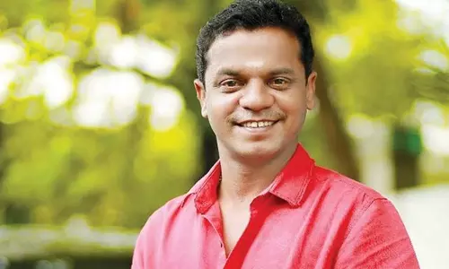 സ്ഥാനാര്‍ഥി പ്രഖ്യാപനത്തിന് മുമ്പേ ധര്‍മ്മജനായി പ്രചാരണത്തിനിറങ്ങി കോണ്‍ഗ്രസ് പ്രവര്‍ത്തകര്‍
