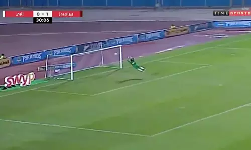 വീണിട്ടും വീഴാത്ത ചങ്കൂറ്റം; ഈജിപ്ഷ്യൻ ഗോളിയുടെ റണ്ണിംഗ് സേവിൽ അമ്പരന്ന് ഫുട്ബോൾ ലോകം വീണിട്ടും വീഴാത്ത ചങ്കൂറ്റം; ഈജിപ്ഷ്യൻ ഗോളിയുടെ റണ്ണിംഗ് സേവിൽ അമ്പരന്ന് ഫുട്ബോൾ ലോകം