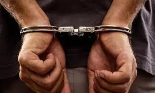 ഡോക്ടര്‍മാര്‍ വസ്ത്രം മാറുന്ന ദൃശ്യങ്ങള്‍ മൊബൈല്‍ ഫോണില്‍ പകര്‍ത്തിയ പുരുഷ നഴ്സ് അറസ്റ്റില്‍