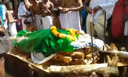 പ്രളയത്തിന് ശേഷം വെള്ളമിറങ്ങാതെ മണ്ണഞ്ചേരി ആറാം വാർഡ്; മൃതദേഹം സംസ്കരിച്ചത് വെള്ളക്കെട്ടില്‍