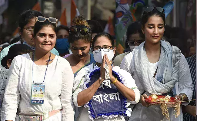 ഒരിക്കല്‍ ഇന്ത്യയുടെ പേര് മോദി എന്നാക്കും: പരിഹസിച്ച് മമത ബാനര്‍ജി