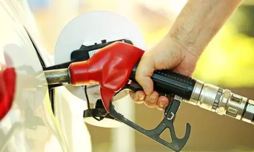 യു.എ.ഇയിൽ ഇന്ധന വില കൂടി; പെട്രോളിന് 21 ഉം ഡീസലിന് 14 ഉം ഫിൽസ് കൂടി