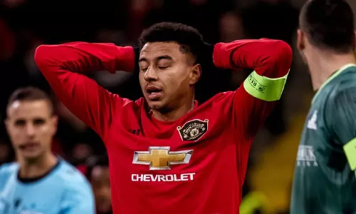 യൂറോപ്പ ലീഗ്; യുണൈറ്റഡിനെ മലര്ത്തിയടിച്ച് അസ്താന, അഴ്സണലിന് തോല്വി യൂറോപ്പ ലീഗ്; യുണൈറ്റഡിനെ മലര്ത്തിയടിച്ച് അസ്താന, അഴ്സണലിന് തോല്വി