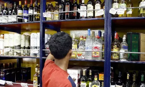 മദ്യക്കട ലേലം ആരംഭിച്ചത് 72 ലക്ഷത്തിൽ, അവസാനിച്ചത് 510 കോടിയിൽ! വിളിച്ചെടുത്തത് വനിത