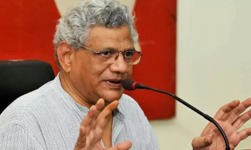 കേരളത്തിലെ സി.പി.എം പ്രവർത്തകരുടെ പ്രതിഷേധം; പ്രതികരിക്കാതെ സീതാറാം യെച്ചൂരി