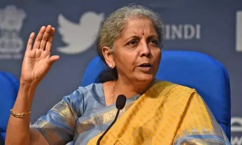 പെട്രോളിന് എന്ന് വില കുറയും? ഒടുവിൽ ധനമന്ത്രിയുടെ മാസ് മറുപടി എത്തി