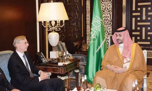 യു.എസിന്റെ ഇറാന്‍ ദൂതന്‍ സൗദിയില്‍; ഹൂതികളയച്ച മിസൈലുകള്‍ പരിശോധിച്ചു