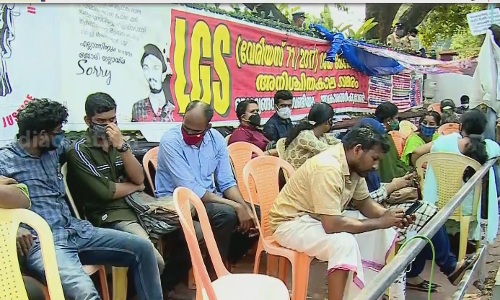 എൽ.ജി.എസ് ഉദ്യോഗാര്‍ഥികളുടെ സമരത്തില്‍ മുഖ്യമന്ത്രിയുടെ ഇടപെടല്‍