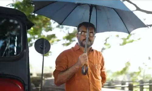 സ്ലോ മോഷനിൽ ജീപ്പിൽ നിന്നിറങ്ങി മാസ് എൻട്രി; തൃത്താലയിൽ വരവറിയിച്ച്‌ എംബി രാജേഷ്