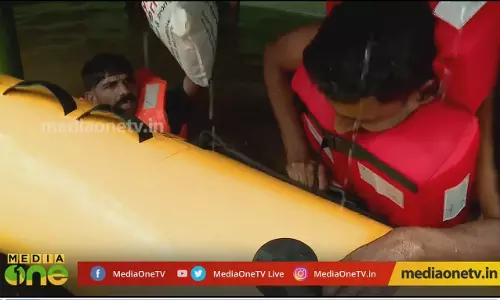 ദുരന്തം കുലംകുത്തിയൊഴുകുന്നു 