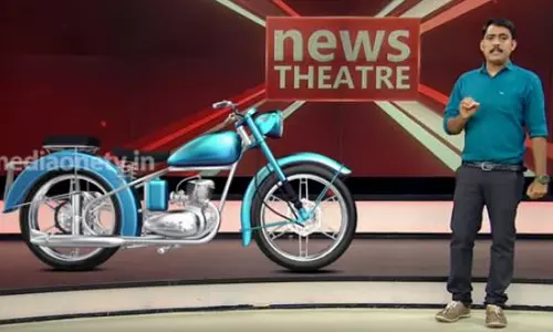 പിന്സീറ്റില് ഇരിക്കുന്നവര് ഹെല്മെറ്റ് ധരിച്ചില്ലെങ്കില് പിടിവീഴും പിന്സീറ്റില് ഇരിക്കുന്നവര് ഹെല്മെറ്റ് ധരിച്ചില്ലെങ്കില് പിടിവീഴും