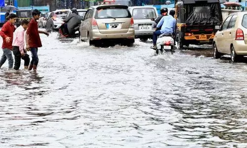 കൊച്ചിയിലെ വെള്ളക്കെട്ട് ഒഴിവാക്കാൻ അടിയന്തര നടപടികൾക്ക് തുടക്കമിട്ട് ജില്ലാ ഭരണകൂടം