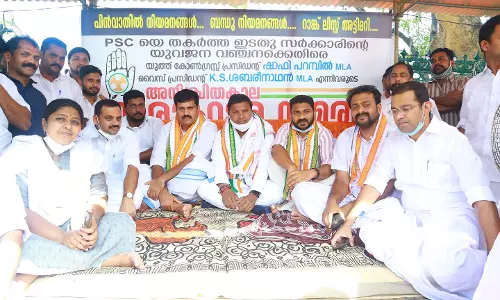 ഞങ്ങളെ അണിയിച്ച പൊന്നാട പി.സി ജോർജിന്റെ കോലത്തിൽ തന്നെ അണിയിച്ച് കത്തിക്കും; റിയാസ് മുക്കോളി ഞങ്ങളെ അണിയിച്ച പൊന്നാട പി.സി ജോർജിന്റെ കോലത്തിൽ തന്നെ അണിയിച്ച് കത്തിക്കും; റിയാസ് മുക്കോളി